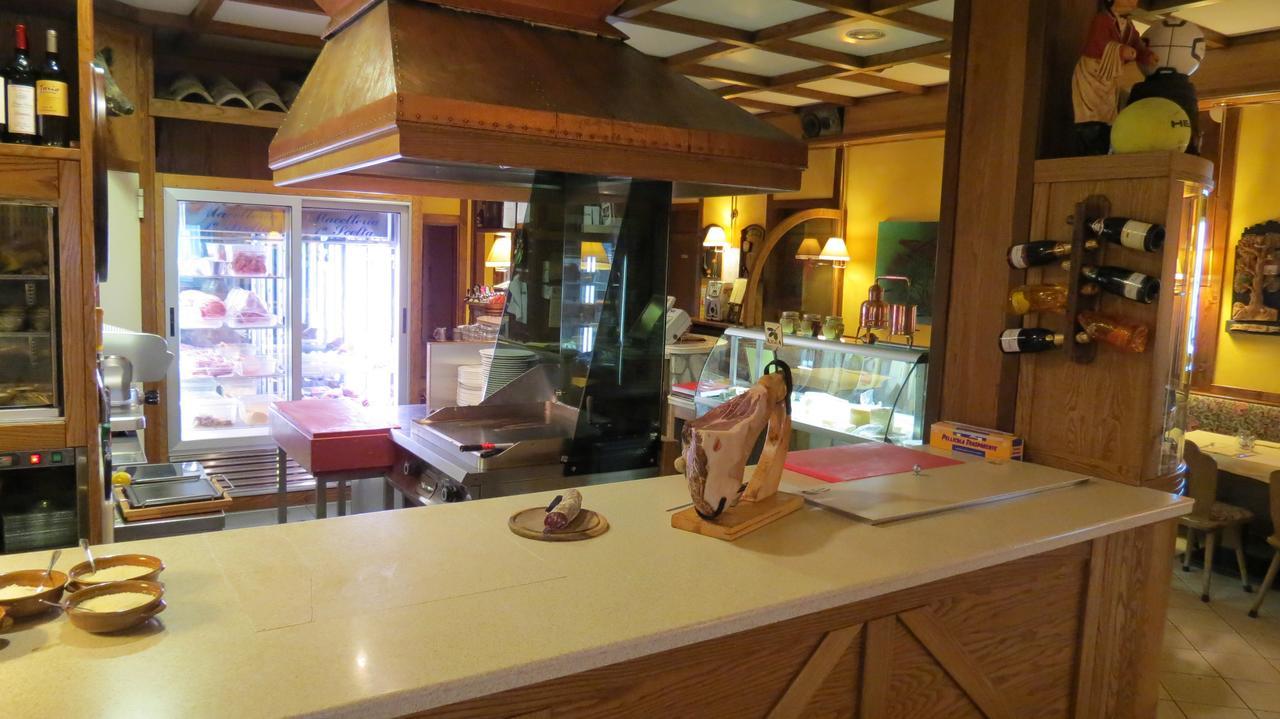 La Baita D'Oro Ristorante Residence Monteduro エクステリア 写真