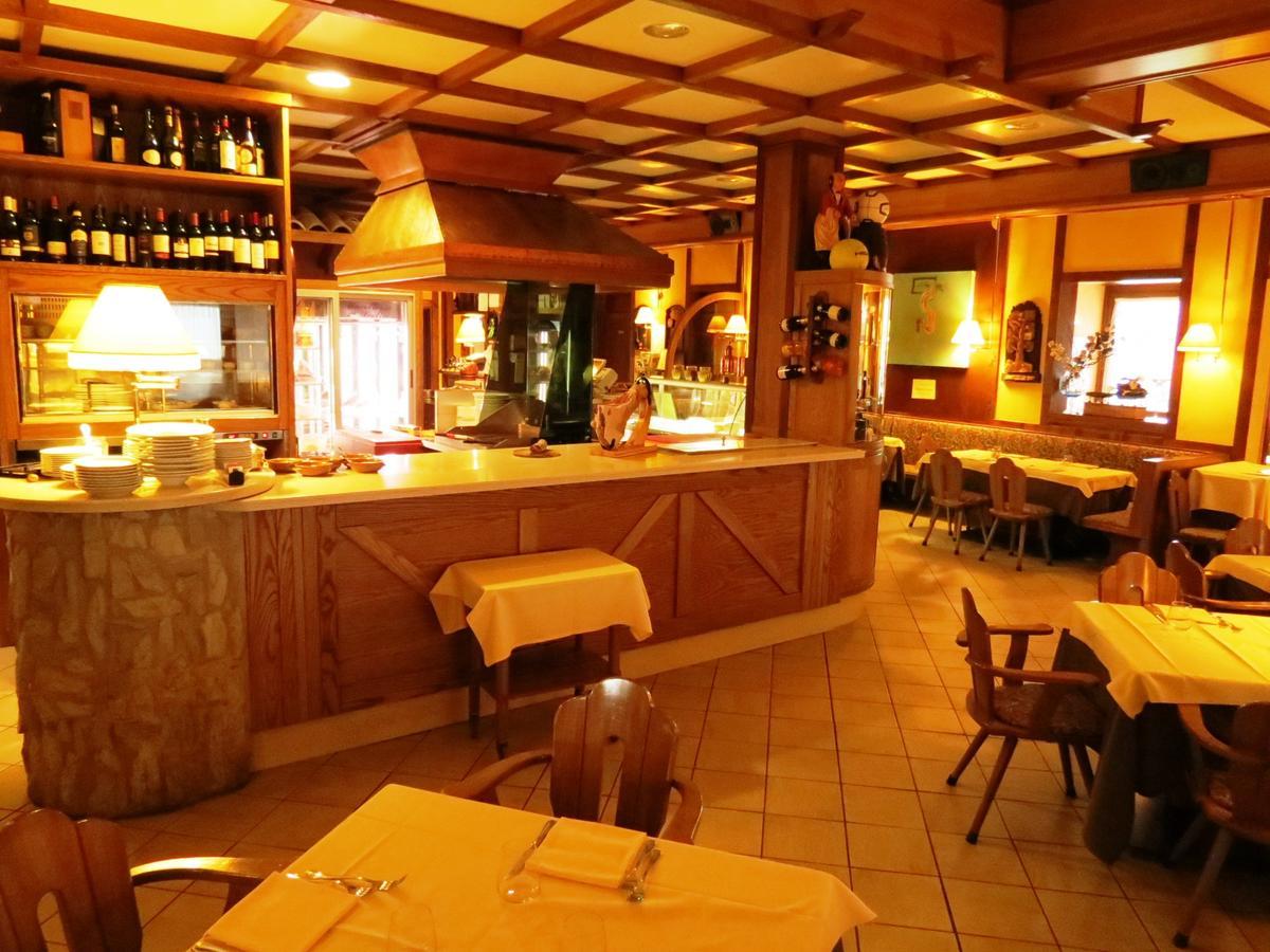 La Baita D'Oro Ristorante Residence Monteduro エクステリア 写真