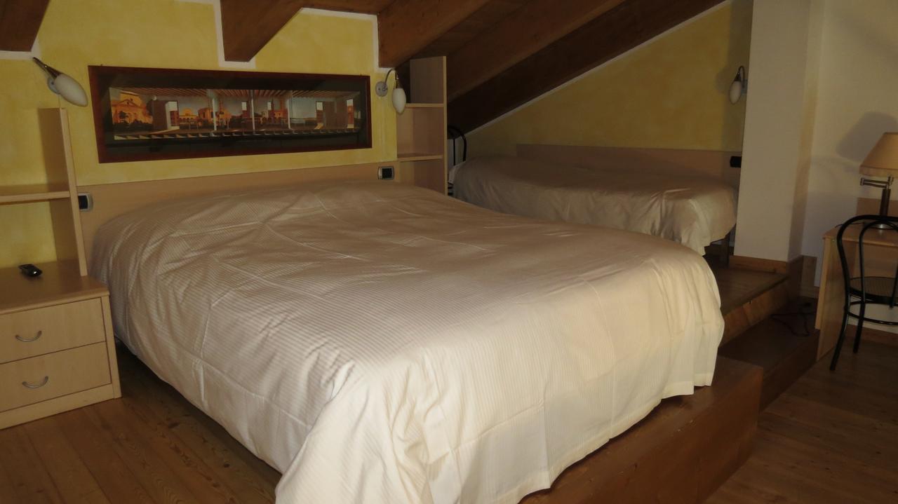 La Baita D'Oro Ristorante Residence Monteduro エクステリア 写真